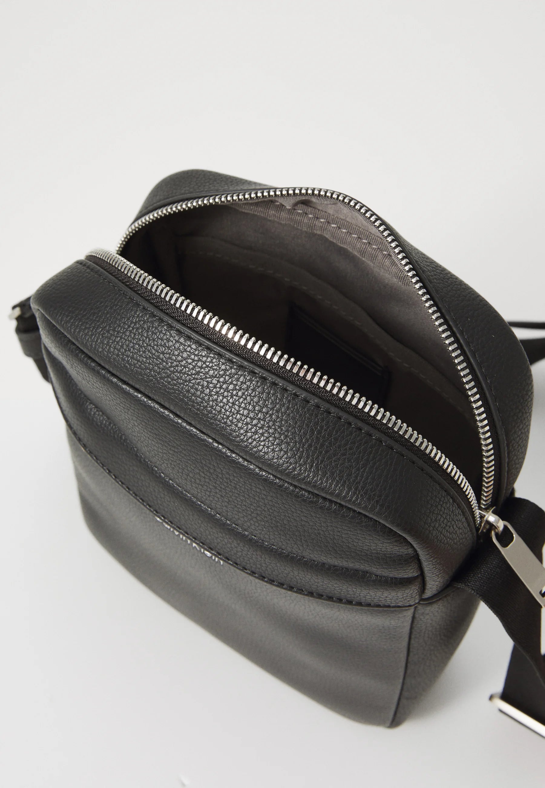 CALVIN KLIEN - Borsa a tracolla nera in pelle