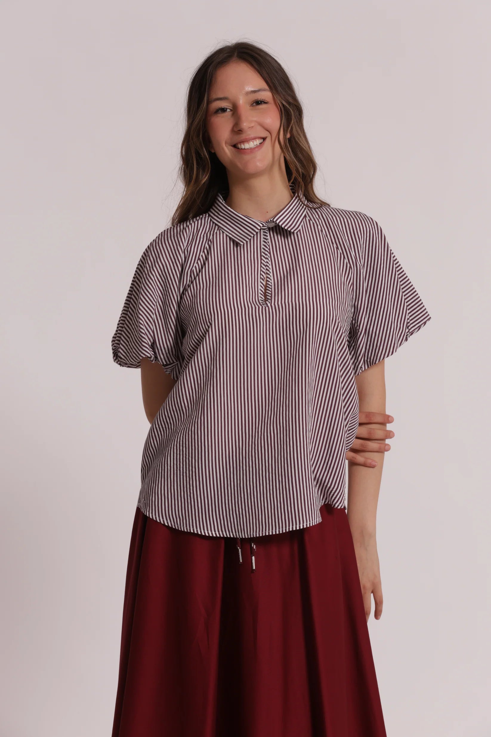 MIMIMUA - BLUSA CON MANICHE A PALLONCINO A RIGHE