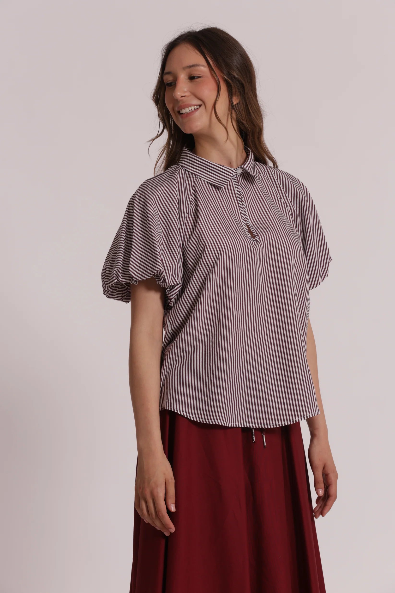 MIMIMUA - BLUSA CON MANICHE A PALLONCINO A RIGHE