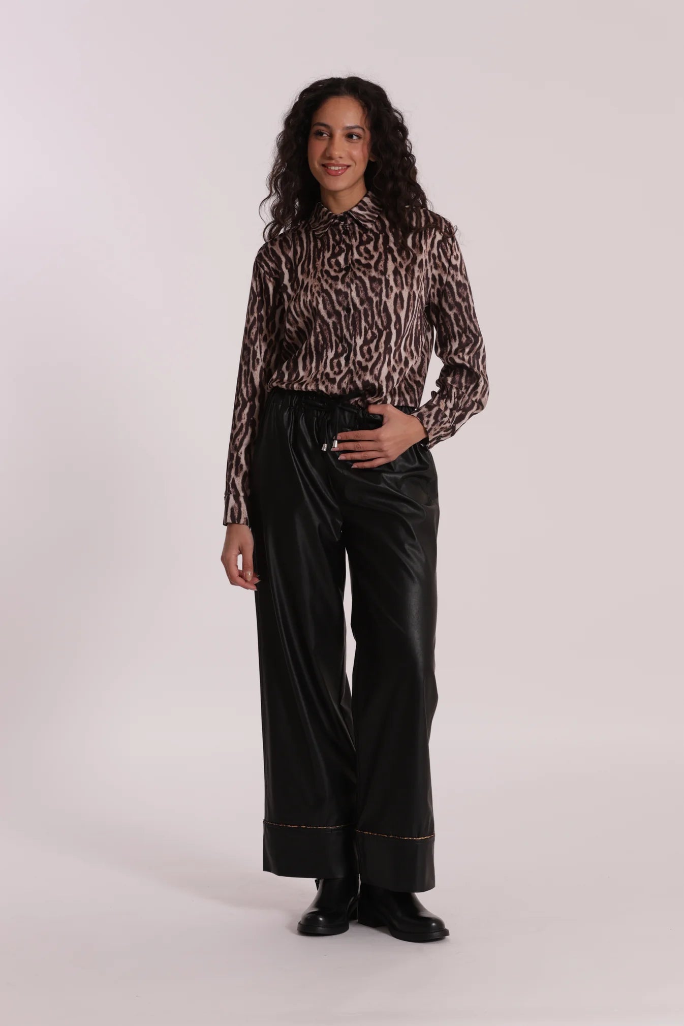 MIMI MUA PANTALONE PALAZZO IN SIMIL PELLE CON DETTAGLIO ANIMALIER