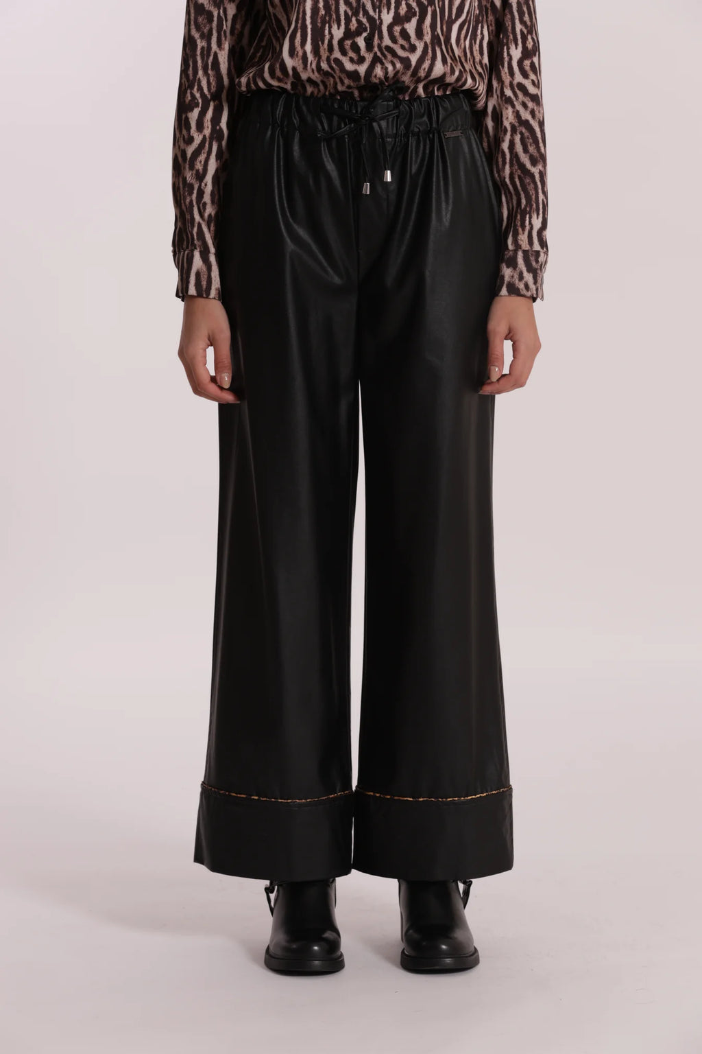 MIMI MUA PANTALONE PALAZZO IN SIMIL PELLE CON DETTAGLIO ANIMALIER