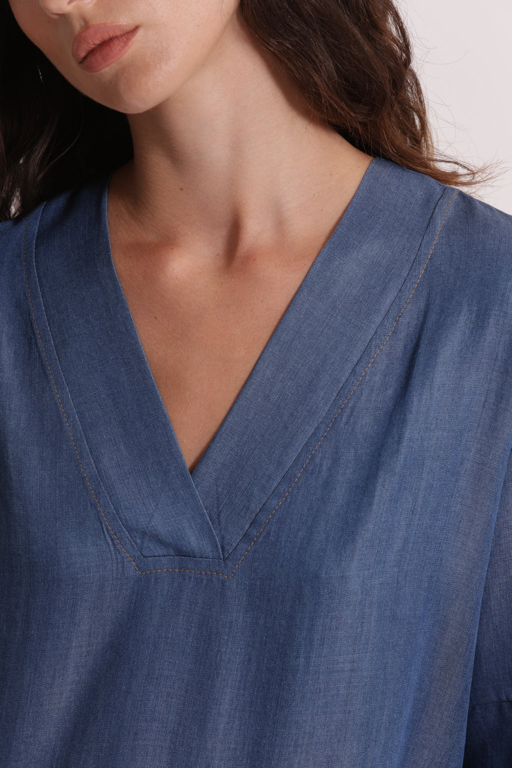 MIMIMUA - BLUSA A MANICHE CORTE IN DENIM