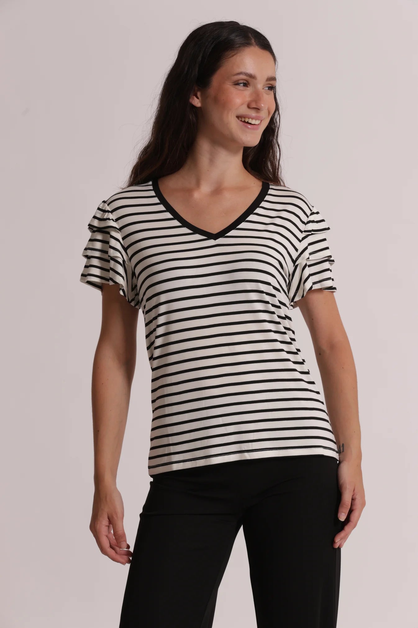 MIMI MUA - T-SHIRT A RIGHE CON MANICHE IN VOLANT