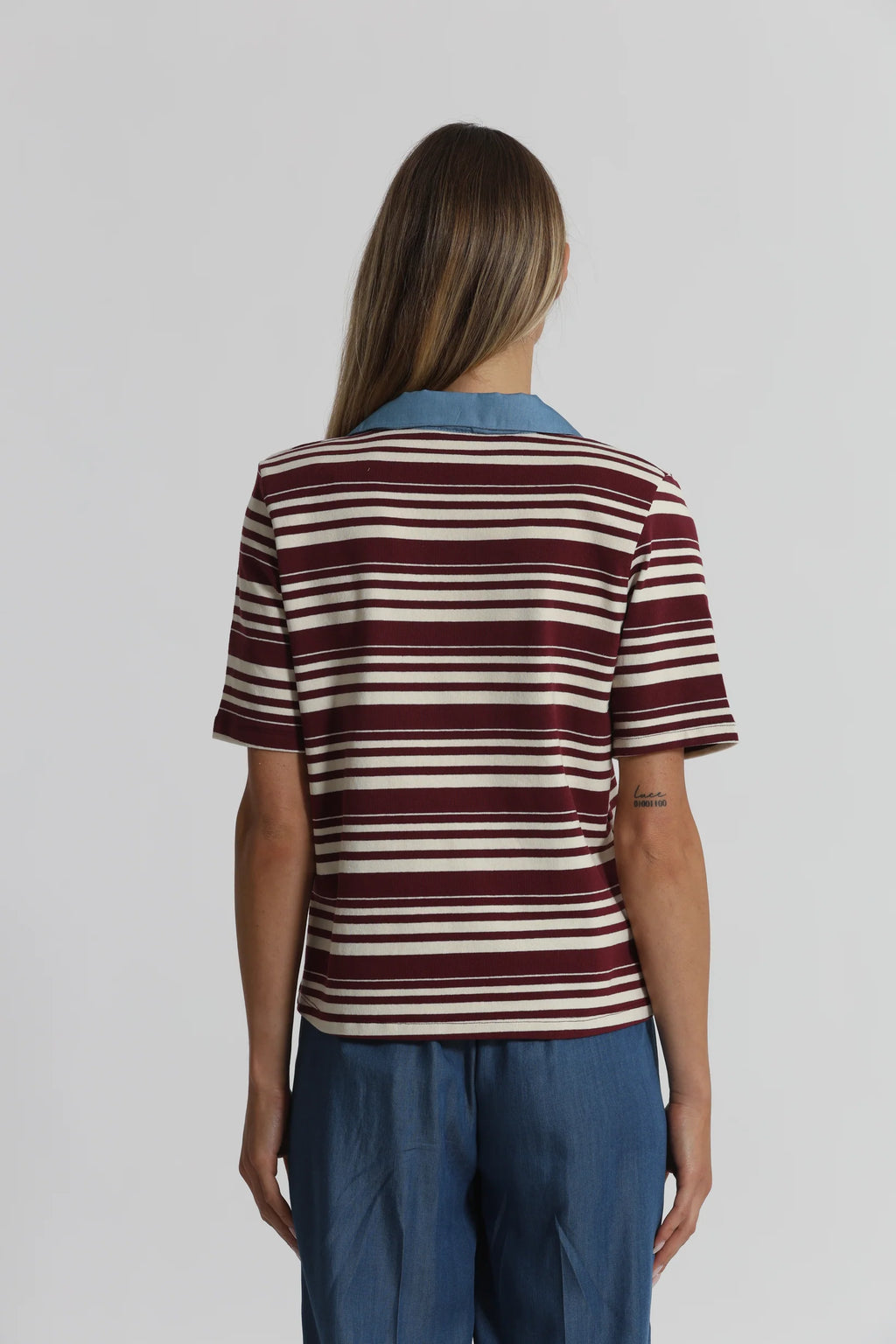 MIMIMUA - T-SHIRT A RIGHE CON COLLETTO DENIM E INSERTI IN STRASS