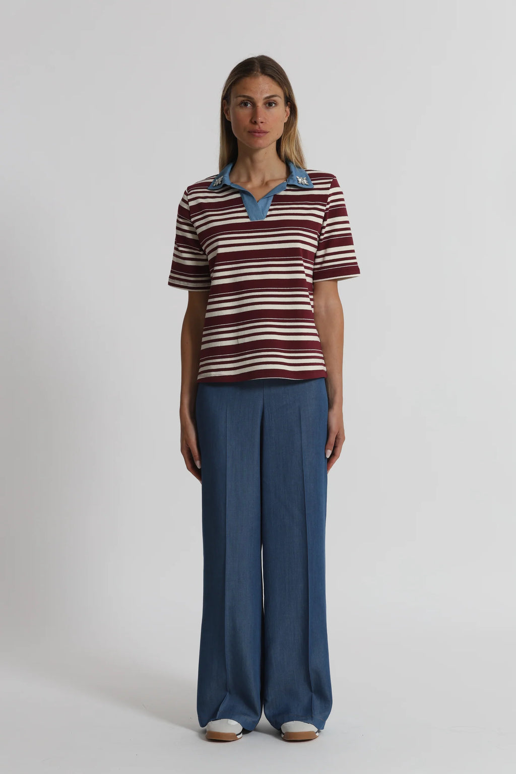 MIMIMUA - T-SHIRT A RIGHE CON COLLETTO DENIM E INSERTI IN STRASS
