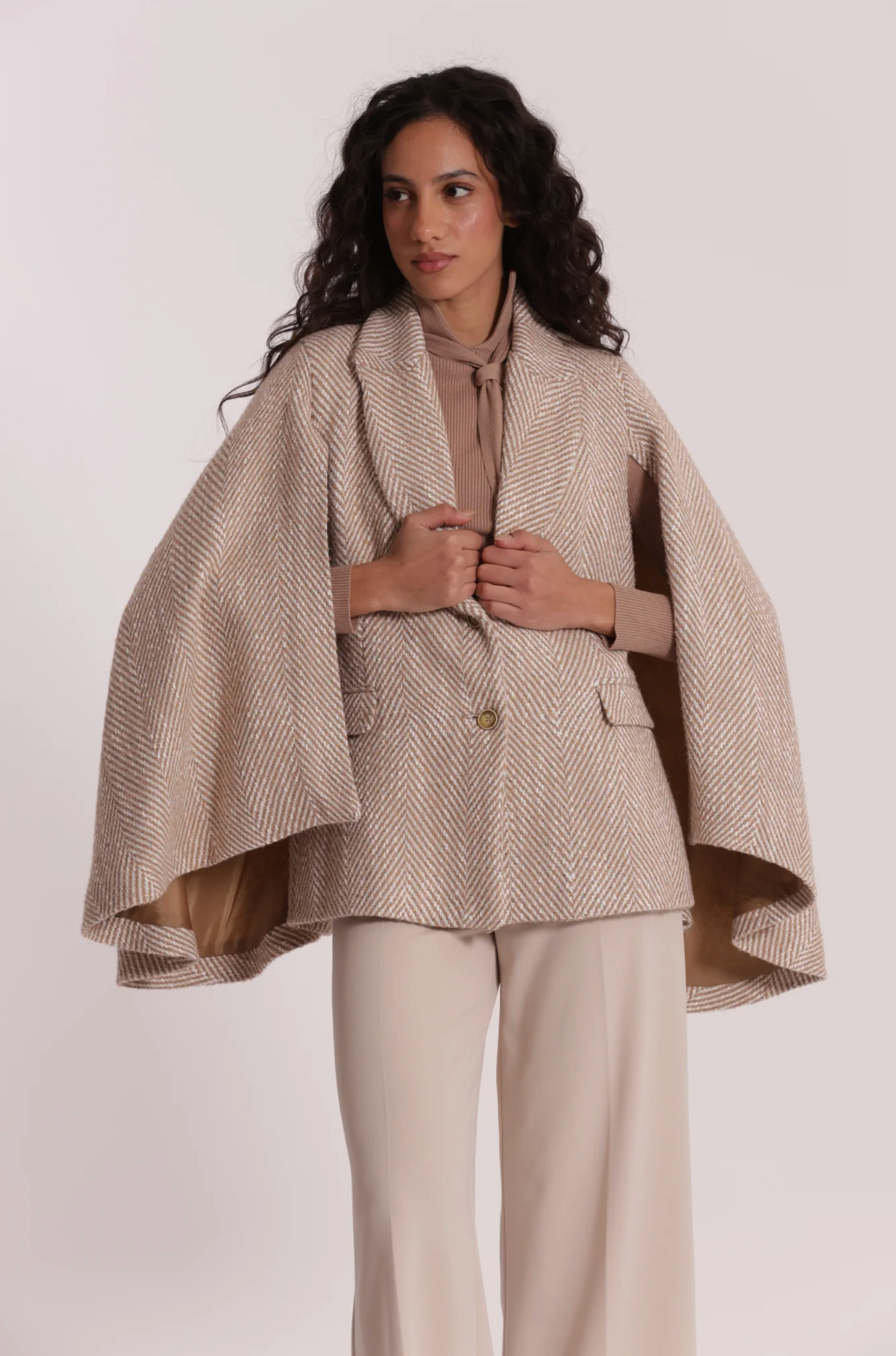 MIMÌ MUÀ MANTELLA CON MANICHE SPIGATO