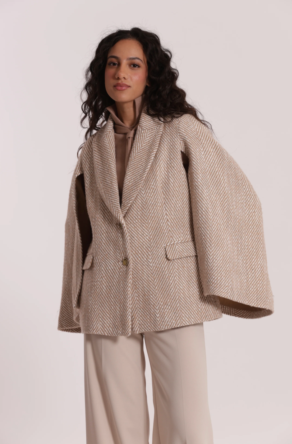 MIMÌ MUÀ MANTELLA CON MANICHE SPIGATO