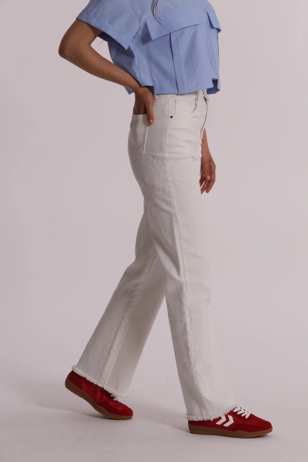 MIMIMUA - JEANS CON RICAMO FLOREALE