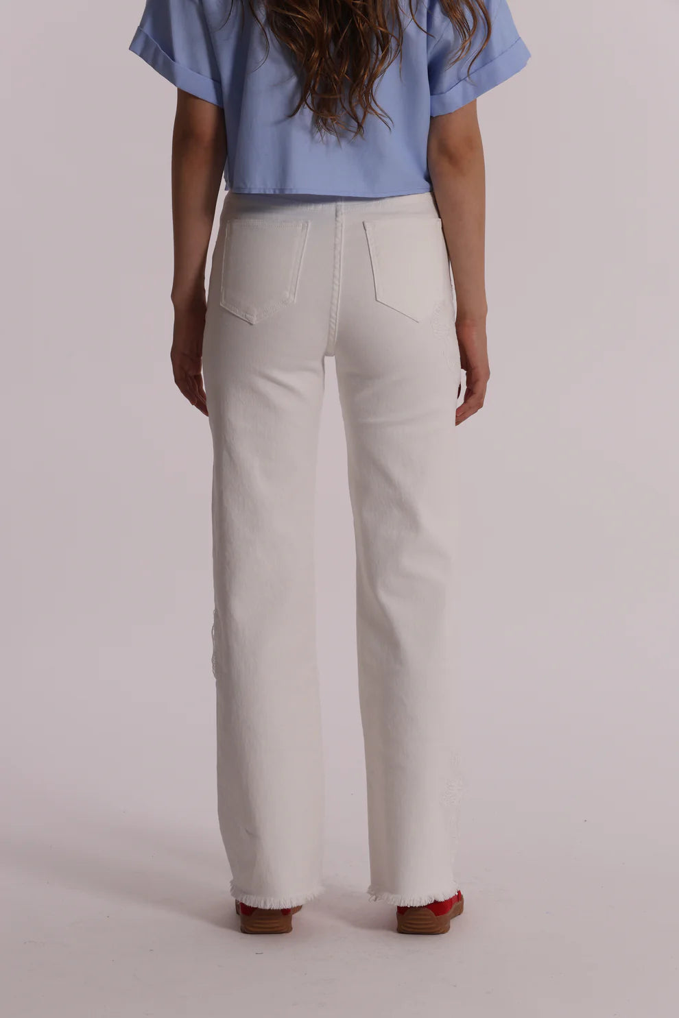 MIMIMUA - JEANS CON RICAMO FLOREALE