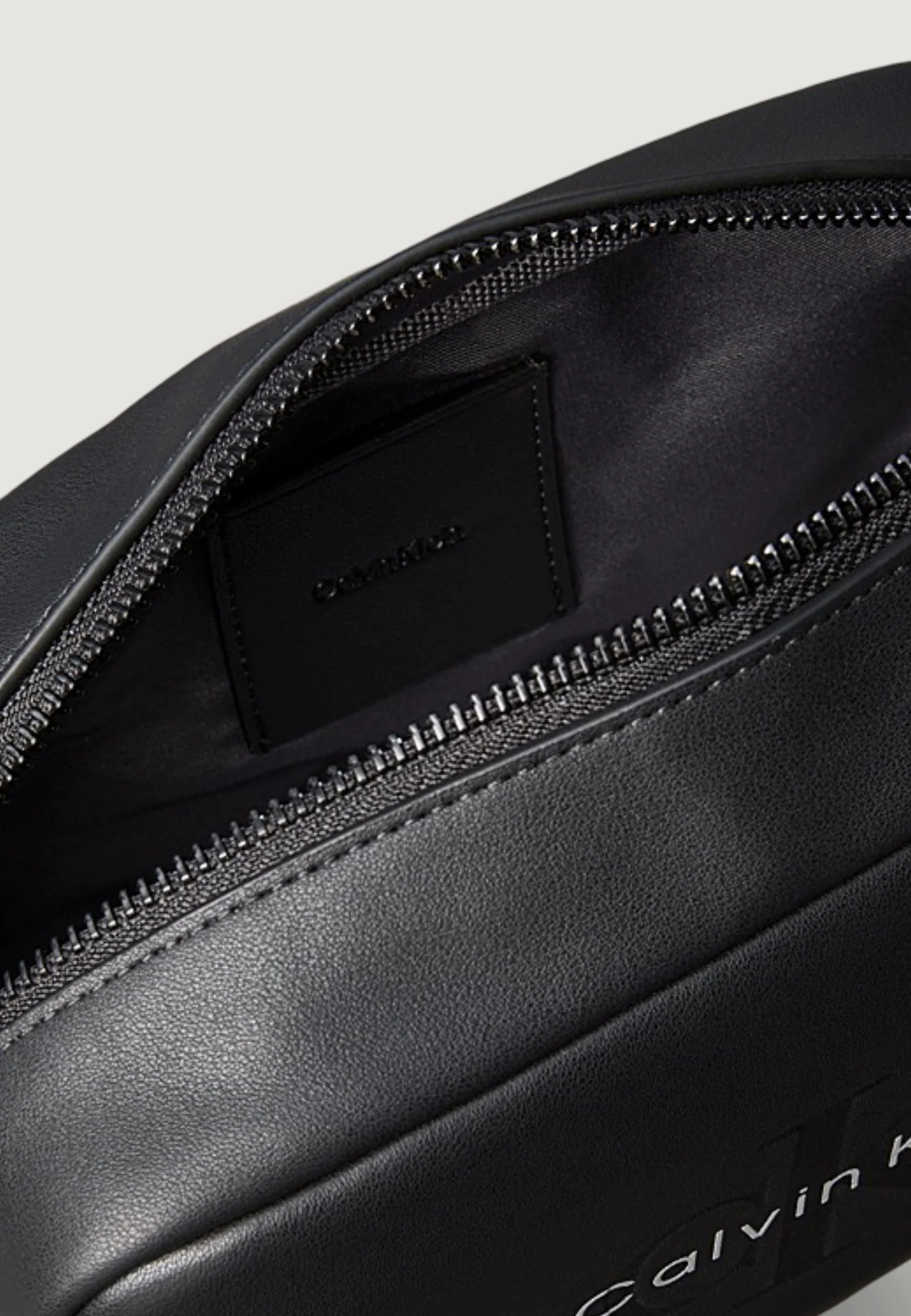 CALVIN KLIEN - Pochette BOLD DOPP KIT